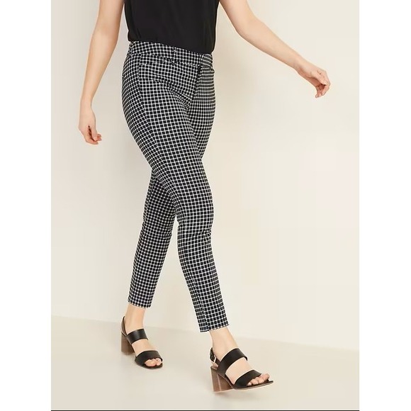 Old Navy Pants - OLD NAVY 8 Mid-Rise Pixie Ankle Pants Stretch Black White Houndstooth Career